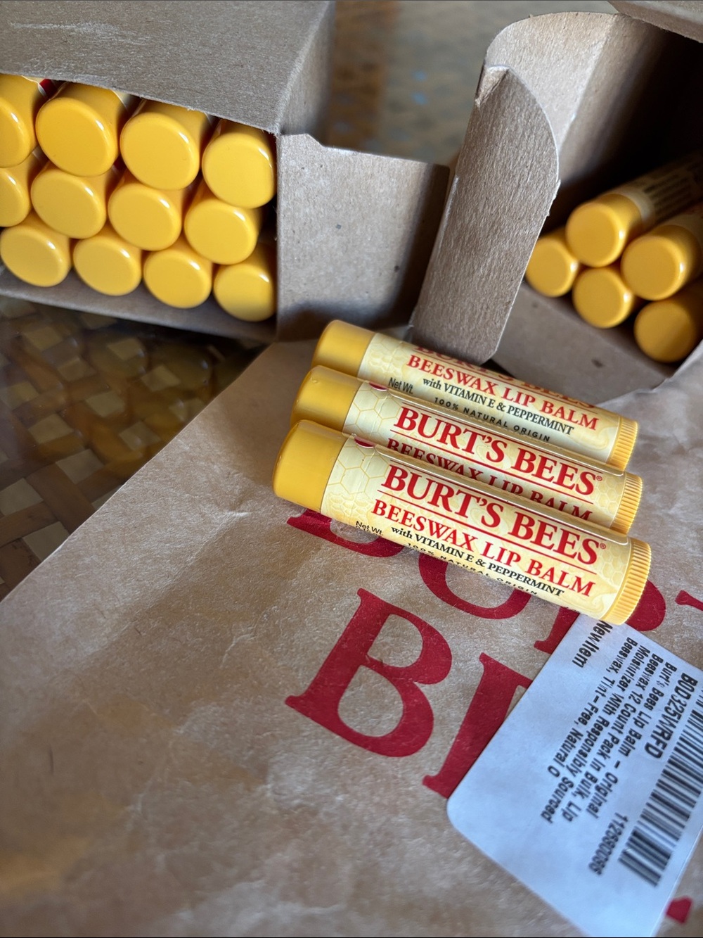 Burt's Bees Peppermint Beeswax Lip Balm Lot of 20 NEW - Picture 3 of 3